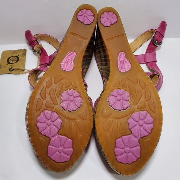 NWT Born Fushcia/Pink Leather Platform Wedge Sandal Size 7 - Picture 10 of 14